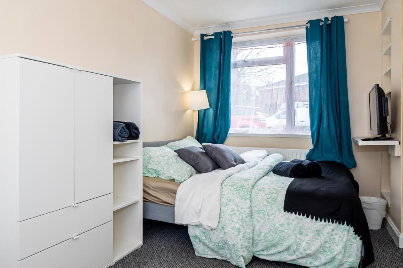 Shirley House 3, Guest House, Self Catering, Self Check In With Smart Locks, Use Of Fully Equipped Kitchen, Close To City Centre, Ideal For Longer Stays, Walking Distance To Bat, 20 Min Drive To Fawley Refinery, Excellent Transport Links Southampton Extérieur photo