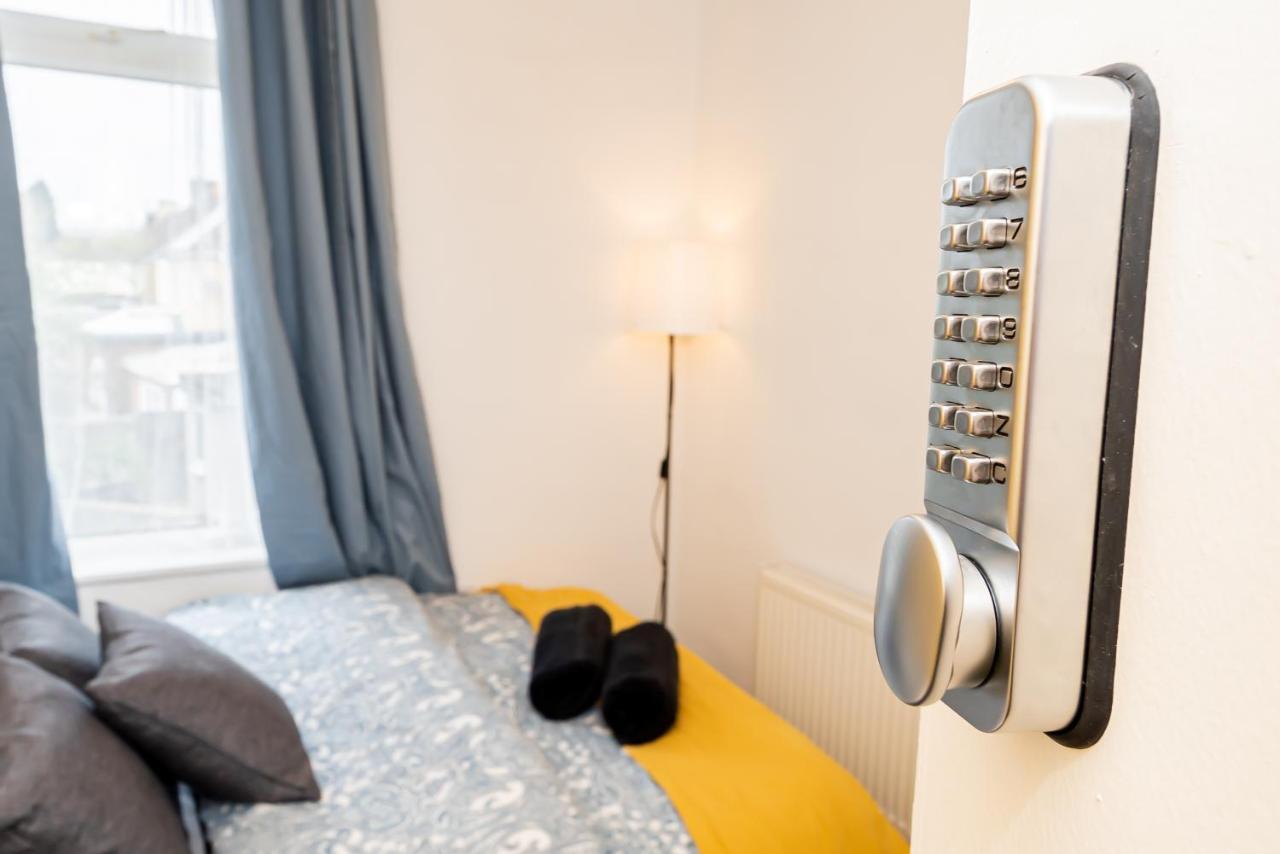 Shirley House 3, Guest House, Self Catering, Self Check In With Smart Locks, Use Of Fully Equipped Kitchen, Close To City Centre, Ideal For Longer Stays, Walking Distance To Bat, 20 Min Drive To Fawley Refinery, Excellent Transport Links Southampton Extérieur photo