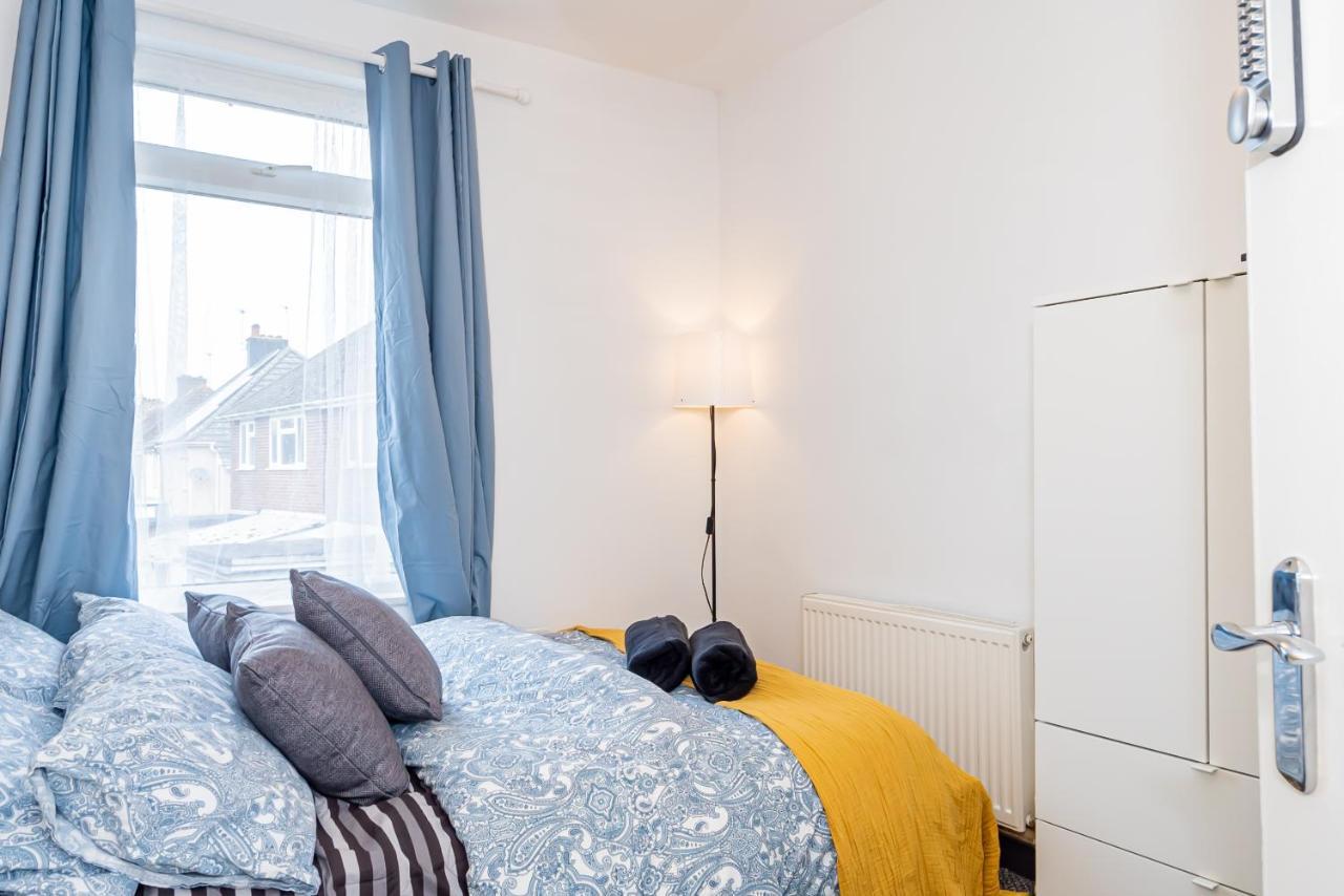 Shirley House 3, Guest House, Self Catering, Self Check In With Smart Locks, Use Of Fully Equipped Kitchen, Close To City Centre, Ideal For Longer Stays, Walking Distance To Bat, 20 Min Drive To Fawley Refinery, Excellent Transport Links Southampton Extérieur photo