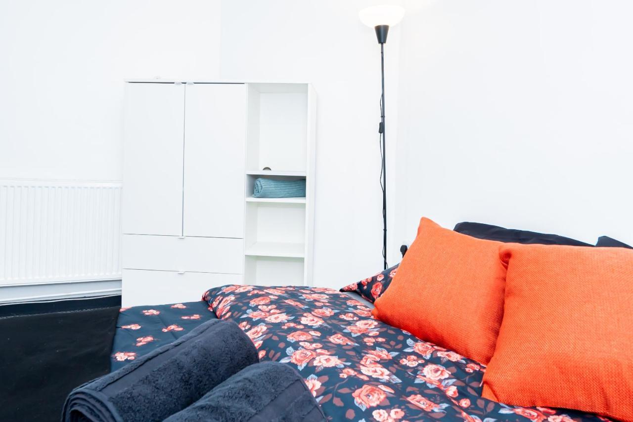 Shirley House 3, Guest House, Self Catering, Self Check In With Smart Locks, Use Of Fully Equipped Kitchen, Close To City Centre, Ideal For Longer Stays, Walking Distance To Bat, 20 Min Drive To Fawley Refinery, Excellent Transport Links Southampton Extérieur photo