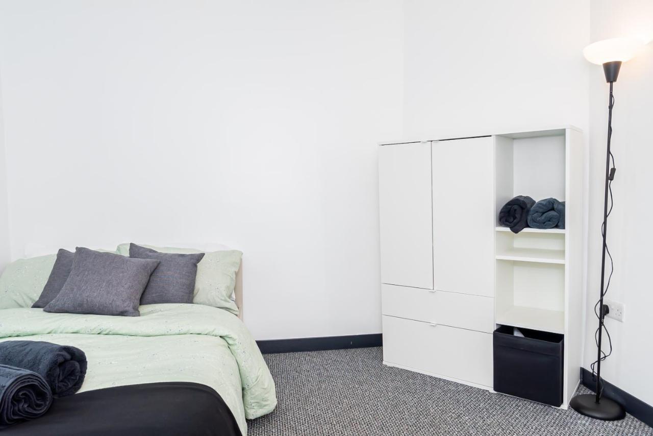 Shirley House 3, Guest House, Self Catering, Self Check In With Smart Locks, Use Of Fully Equipped Kitchen, Close To City Centre, Ideal For Longer Stays, Walking Distance To Bat, 20 Min Drive To Fawley Refinery, Excellent Transport Links Southampton Extérieur photo