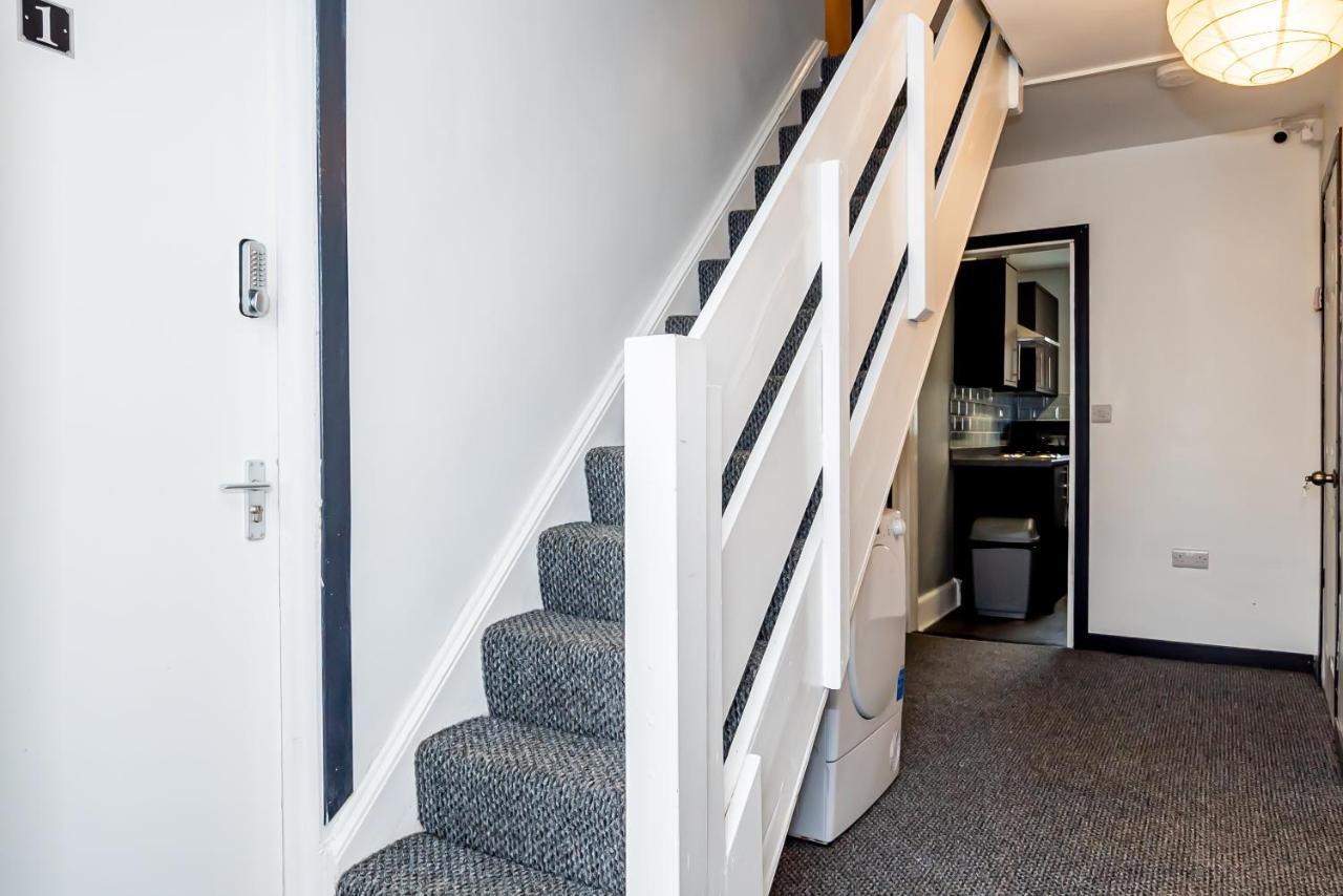 Shirley House 3, Guest House, Self Catering, Self Check In With Smart Locks, Use Of Fully Equipped Kitchen, Close To City Centre, Ideal For Longer Stays, Walking Distance To Bat, 20 Min Drive To Fawley Refinery, Excellent Transport Links Southampton Extérieur photo