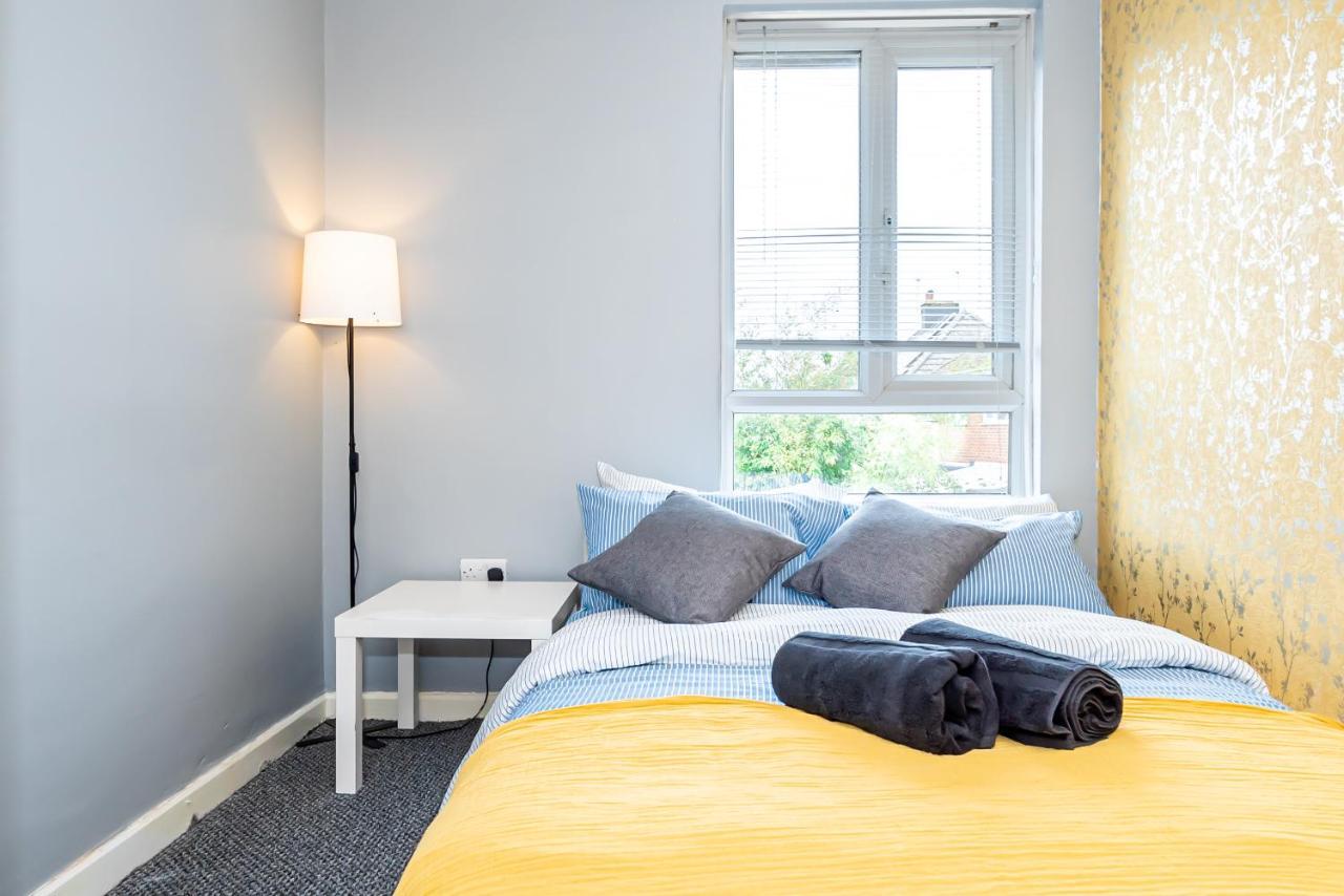 Shirley House 3, Guest House, Self Catering, Self Check In With Smart Locks, Use Of Fully Equipped Kitchen, Close To City Centre, Ideal For Longer Stays, Walking Distance To Bat, 20 Min Drive To Fawley Refinery, Excellent Transport Links Southampton Extérieur photo