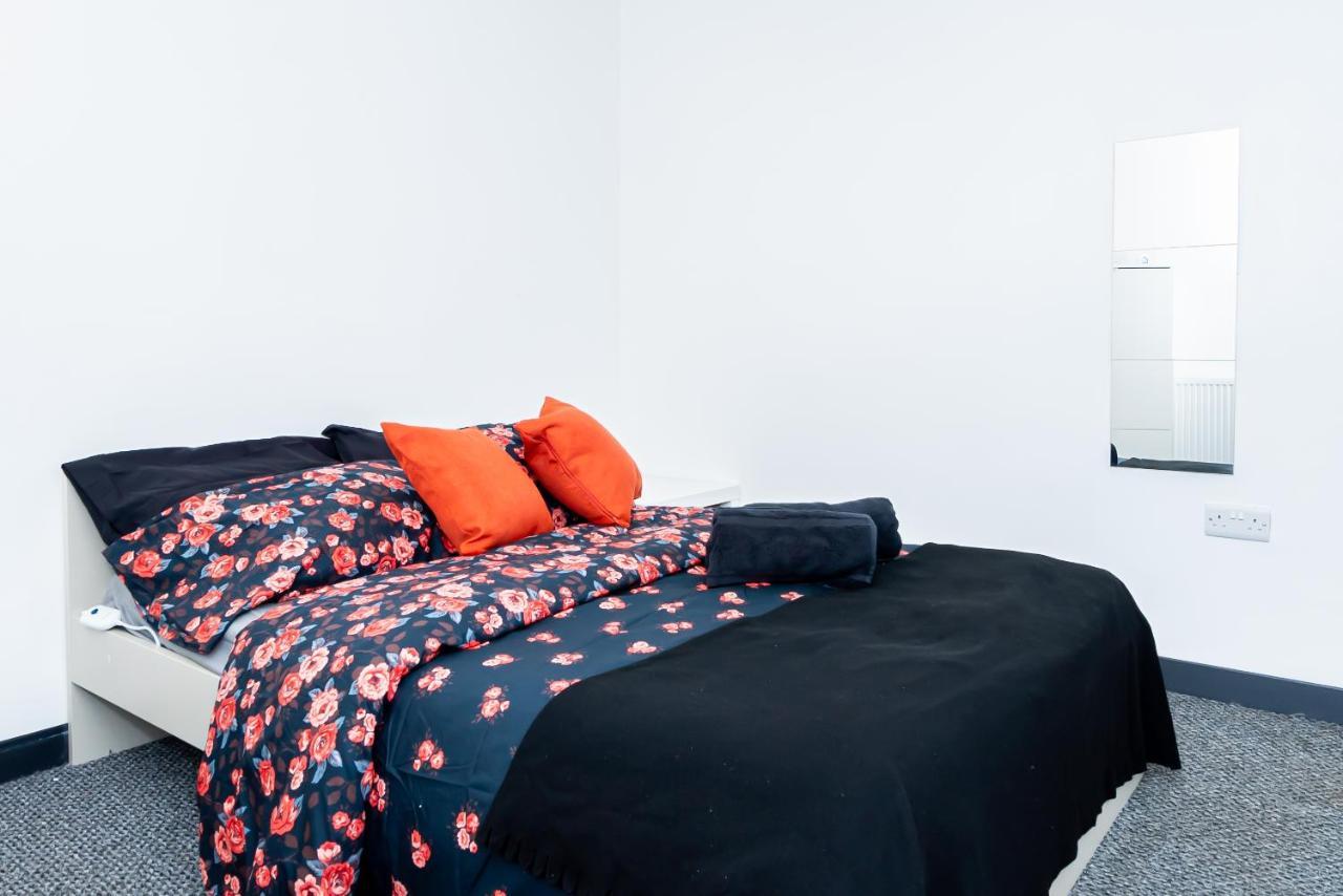 Shirley House 3, Guest House, Self Catering, Self Check In With Smart Locks, Use Of Fully Equipped Kitchen, Close To City Centre, Ideal For Longer Stays, Walking Distance To Bat, 20 Min Drive To Fawley Refinery, Excellent Transport Links Southampton Extérieur photo