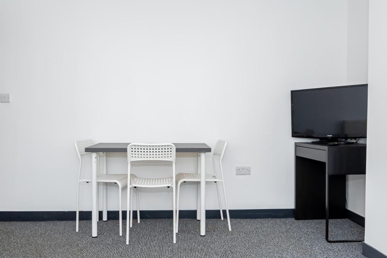 Shirley House 3, Guest House, Self Catering, Self Check In With Smart Locks, Use Of Fully Equipped Kitchen, Close To City Centre, Ideal For Longer Stays, Walking Distance To Bat, 20 Min Drive To Fawley Refinery, Excellent Transport Links Southampton Extérieur photo