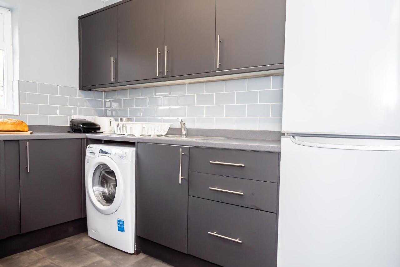 Shirley House 3, Guest House, Self Catering, Self Check In With Smart Locks, Use Of Fully Equipped Kitchen, Close To City Centre, Ideal For Longer Stays, Walking Distance To Bat, 20 Min Drive To Fawley Refinery, Excellent Transport Links Southampton Extérieur photo
