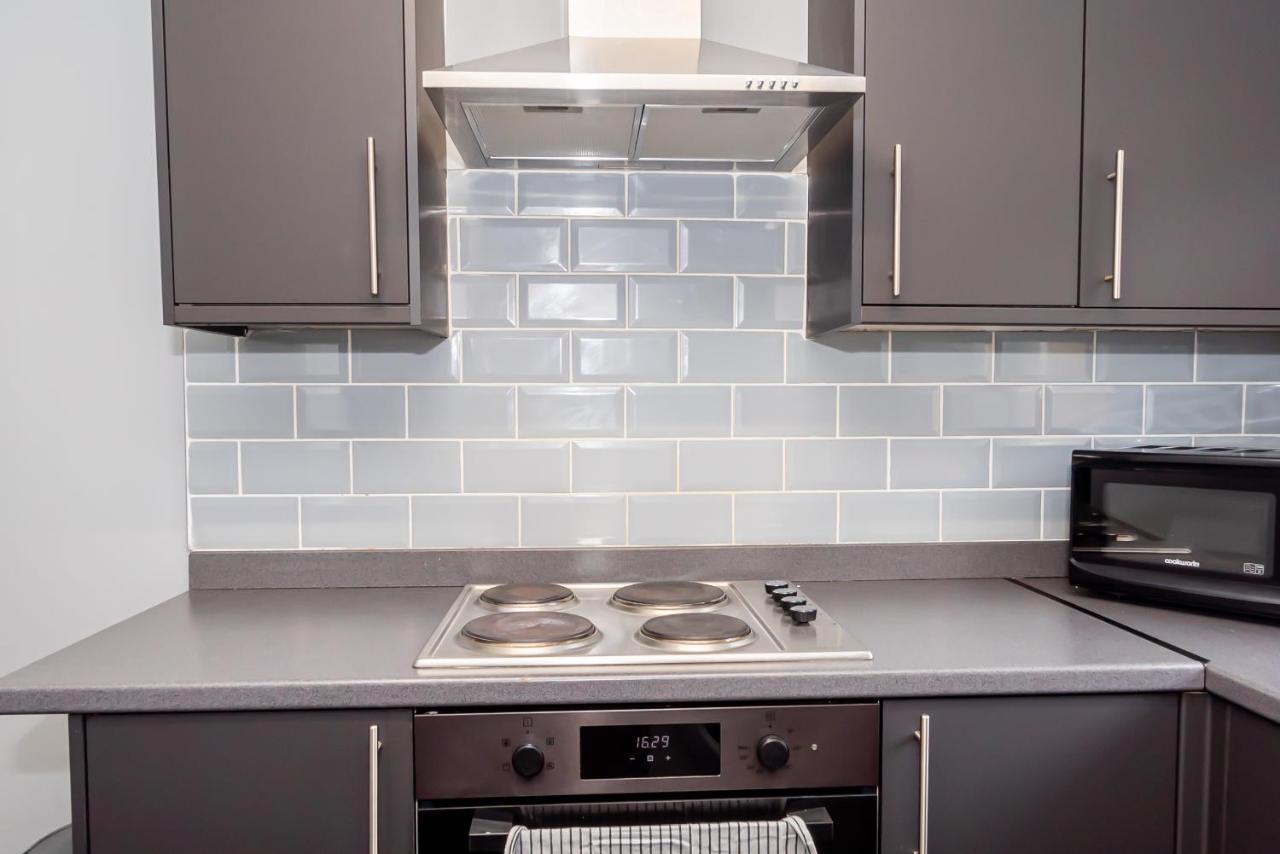 Shirley House 3, Guest House, Self Catering, Self Check In With Smart Locks, Use Of Fully Equipped Kitchen, Close To City Centre, Ideal For Longer Stays, Walking Distance To Bat, 20 Min Drive To Fawley Refinery, Excellent Transport Links Southampton Extérieur photo