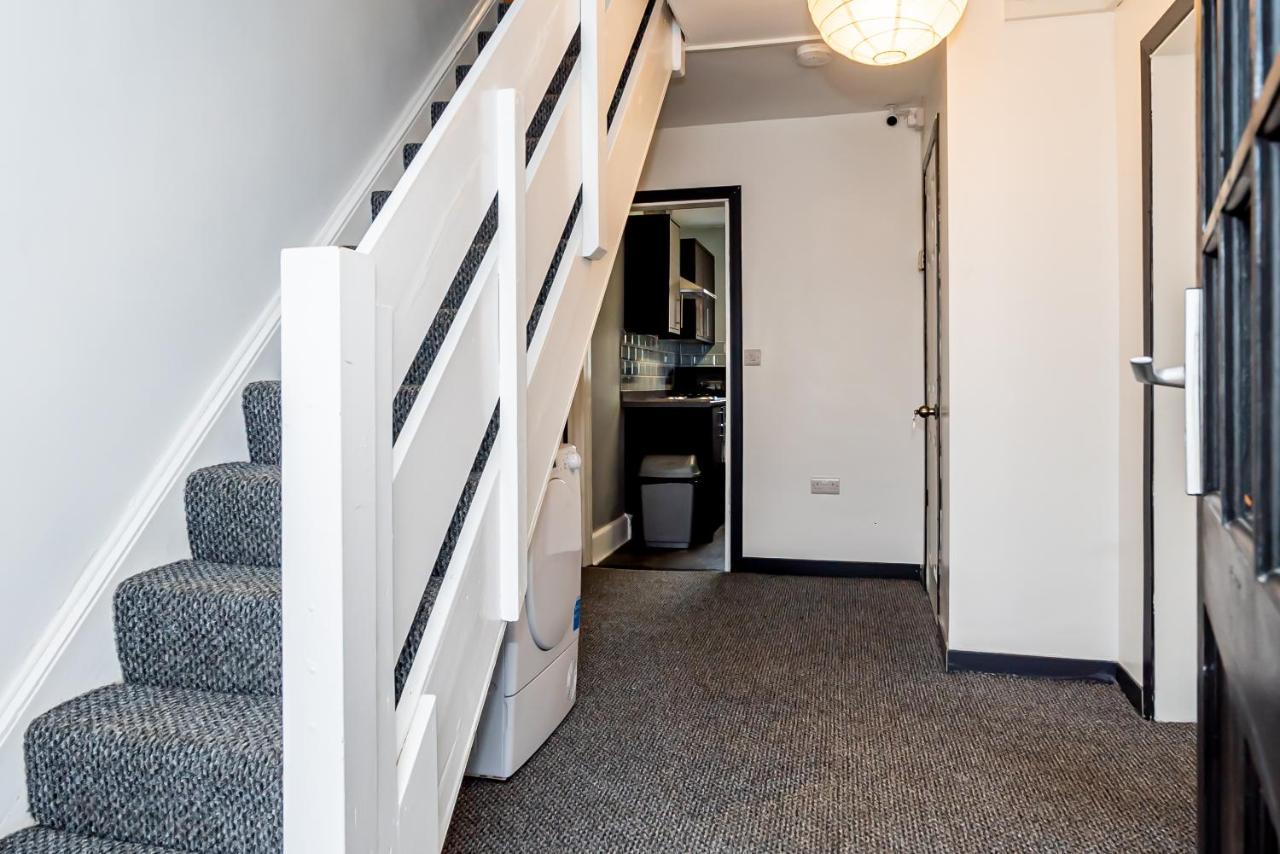 Shirley House 3, Guest House, Self Catering, Self Check In With Smart Locks, Use Of Fully Equipped Kitchen, Close To City Centre, Ideal For Longer Stays, Walking Distance To Bat, 20 Min Drive To Fawley Refinery, Excellent Transport Links Southampton Extérieur photo