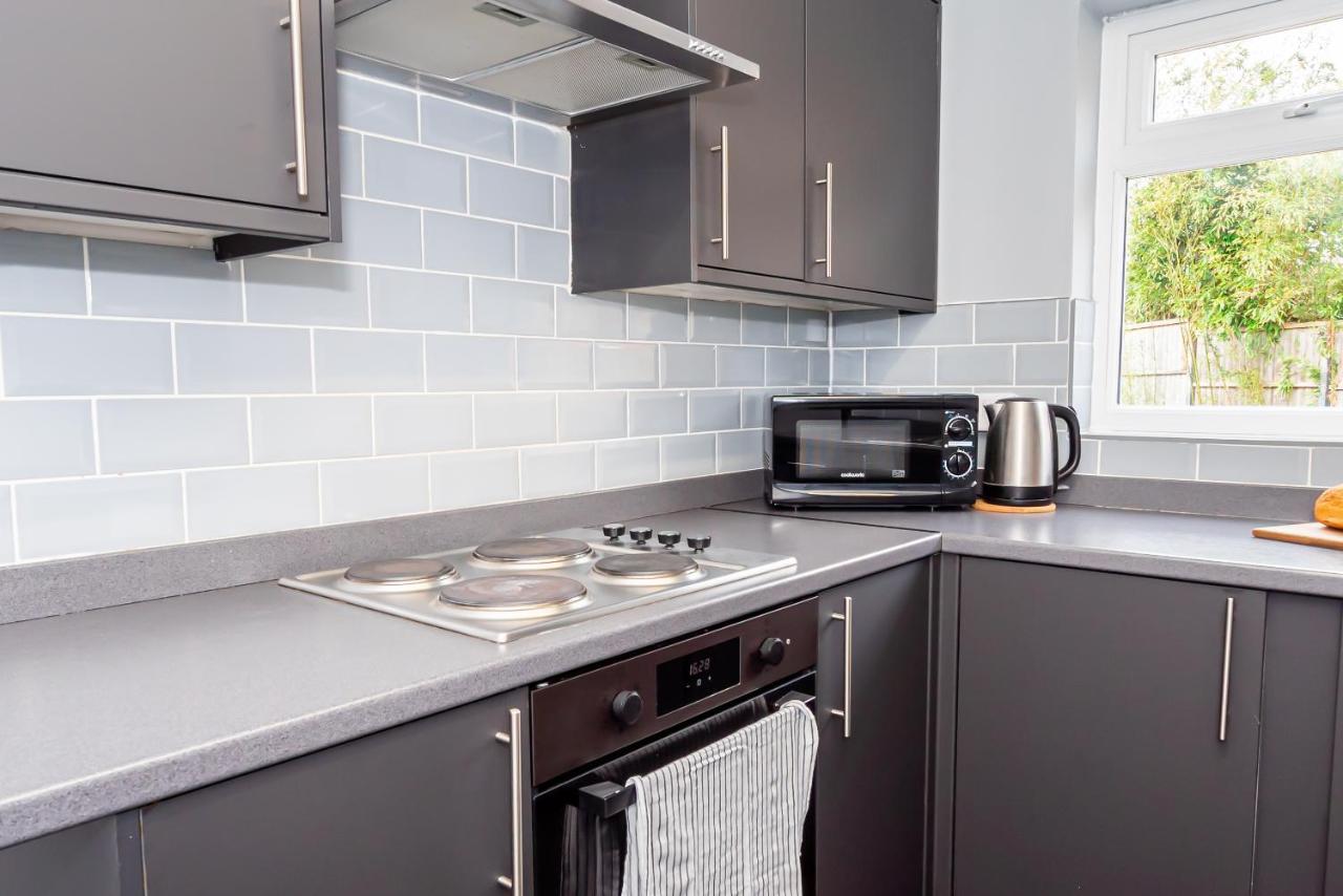 Shirley House 3, Guest House, Self Catering, Self Check In With Smart Locks, Use Of Fully Equipped Kitchen, Close To City Centre, Ideal For Longer Stays, Walking Distance To Bat, 20 Min Drive To Fawley Refinery, Excellent Transport Links Southampton Extérieur photo