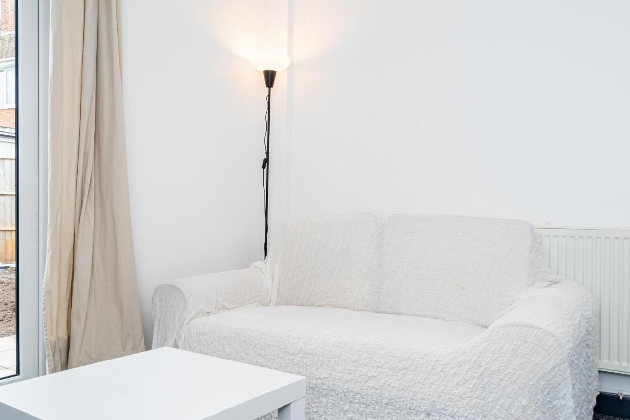 Shirley House 3, Guest House, Self Catering, Self Check In With Smart Locks, Use Of Fully Equipped Kitchen, Close To City Centre, Ideal For Longer Stays, Walking Distance To Bat, 20 Min Drive To Fawley Refinery, Excellent Transport Links Southampton Extérieur photo
